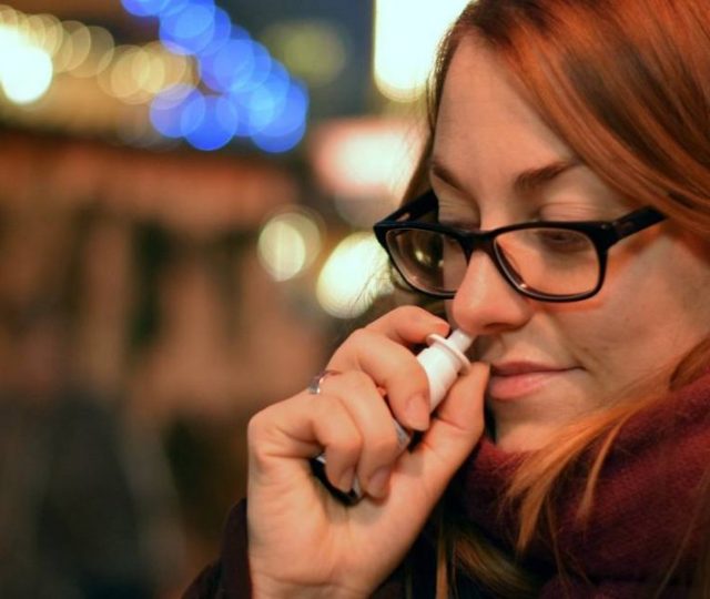 Spray nasal anti-Covid pode proteger contra todas as variantes por até 8 horas