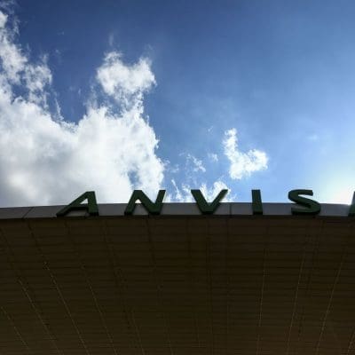 Anvisa suspende lotes de preservativos da Blowtex por falha nos testes de estouro
