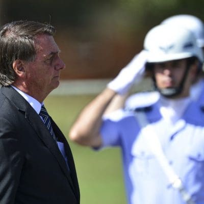 Grupo de procuradores diz que conduta de Bolsonaro ‘afronta’ democracia e pede investigação a Aras