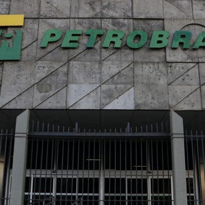 Petrobras paga R$ 14,9 bilhões em dividendos e adota nova política
