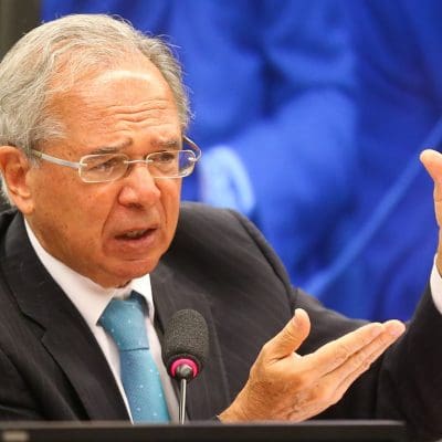 Guedes volta a defender versão enxuta de reforma tributária e tributação de super-ricos