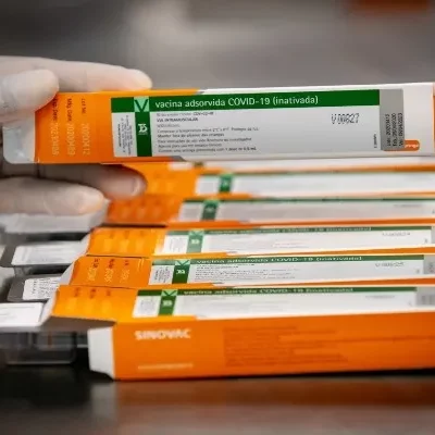 Sete novos estudos comprovam a eficácia da CoronaVac contra as variantes delta e ômicron