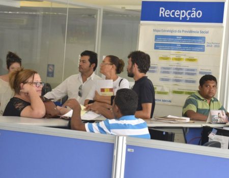 INSS abre concurso para mil vagas com salário de R$ 5.905; confira data e cargo