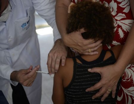 Prefeitura do Rio discute fim do passaporte da vacina nesta segunda-feira (25)
