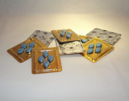 Deputado questiona Defesa sobre compra de 35 mil comprimidos de Viagra