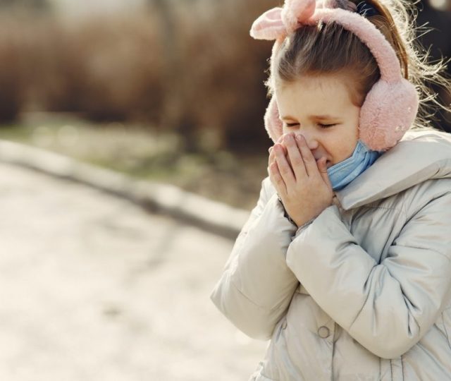 Como os resfriados comuns podem proteger as crianças da COVID-19