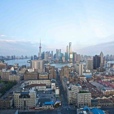 Brasileiros em Xangai relatam dificuldades após um mês de lockdown