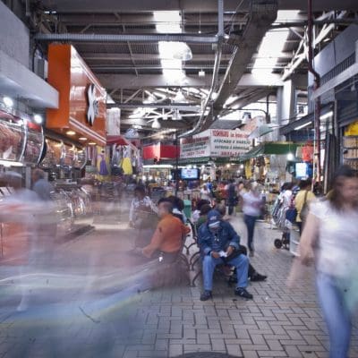 Inflação afeta mais os ricos, mas pobres sofrem com alta de alimentos e remédios, aponta Ipea