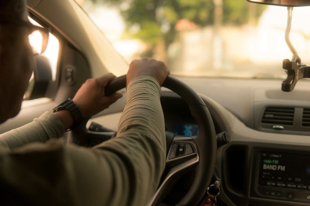Cadastro de bons motoristas: governo publica regras que podem dar desconto a condutores sem infração