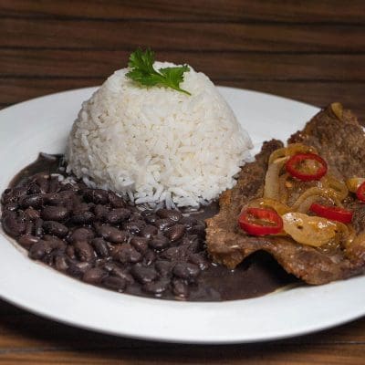 Preço do PF salta e vale-refeição acaba antes do mês, relatam trabalhadores