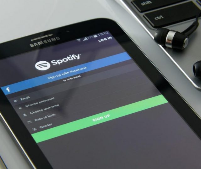 Spotify pode lançar plano Supremium com áudio lossless de 24-bits e audiobooks