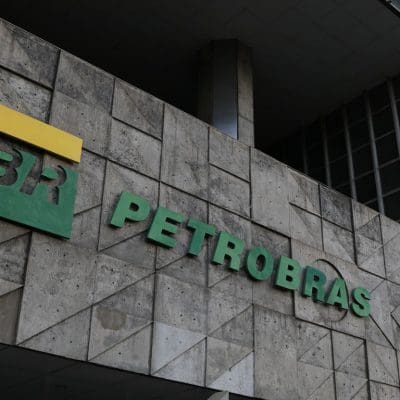 Petrobras reduz preço dos combustíveis após mudança na política de paridade internacional