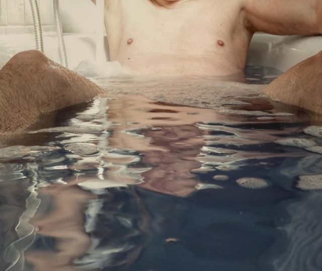 Banhos, saunas e hidromassagens quentes afetam a saúde do esperma, diz estudos