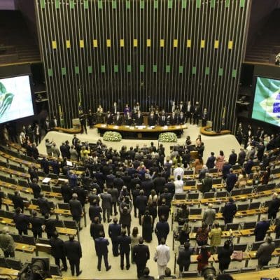 Câmara dos Deputados Aprova Medida que Libera R$ 15 Bilhões para o Governo