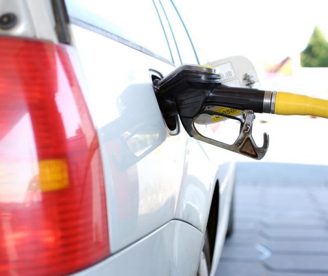 Preço médio da gasolina cai pela 13ª semana consecutiva e chega a R$ 4,88, diz ANP