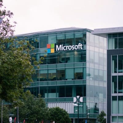 Microsoft e Quantinuum alcançam marco na computação quântica