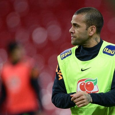 Mudança de versão e liberdade negada: entenda como está o caso Daniel Alves