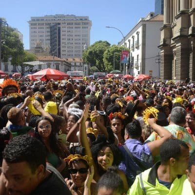 Balanço do carnaval tem 500 toneladas de lixo e 1,5 mil multas no RJ