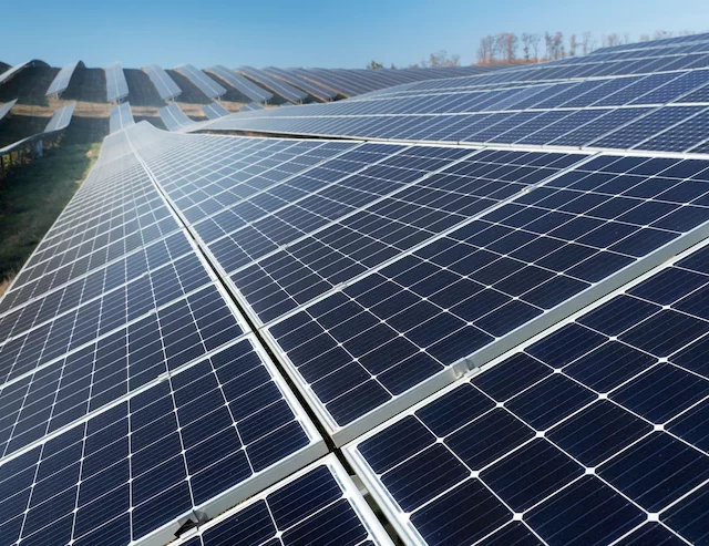 C6 Bank oferece energia solar por assinatura em parceria com Nextron