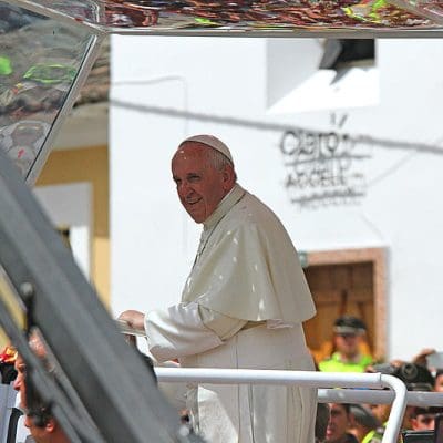 Diverticulite: o que é, sintomas e tratamento da doença que afeta o Papa Francisco