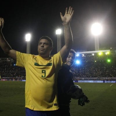 Justiça bloqueia contas de Ronaldo Fenômeno por dívida de R$ 964 mil