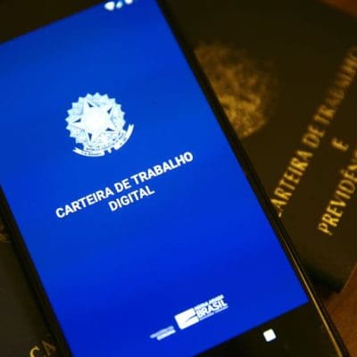 Como o desemprego no Brasil evoluiu no primeiro trimestre de 2023?