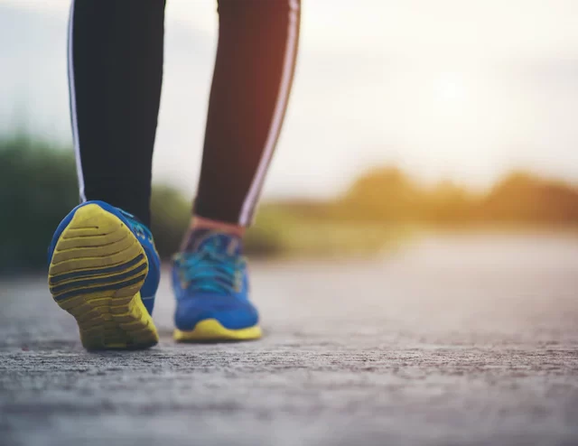 Como a caminhada diária pode melhorar a sua saúde