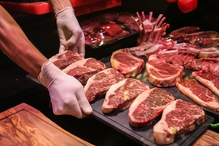Como a carne de laboratório pode revolucionar a indústria alimentícia e o meio ambiente