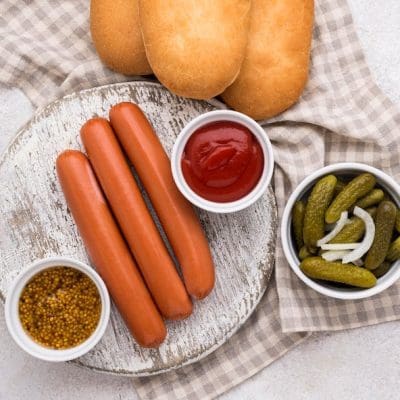 Por que a salsicha é considerada um dos piores alimentos para se consumir?