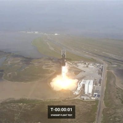 Foguete Starship explode após lançamento pela SpaceX