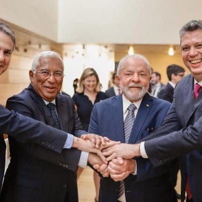 Lula defende empresas públicas e investimentos em energias renováveis