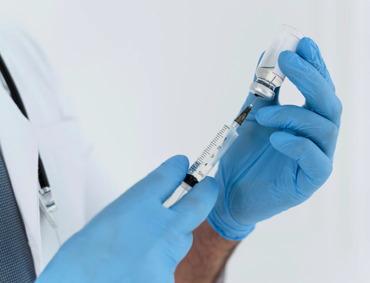 Médicos que oferecem tratamentos de Detox Vacinal ou Reversão Vacinal estão cometendo crime