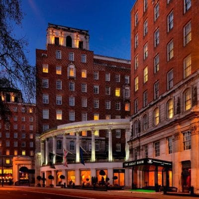 Lula se hospeda em hotel de luxo em Londres para coroação de Charles III