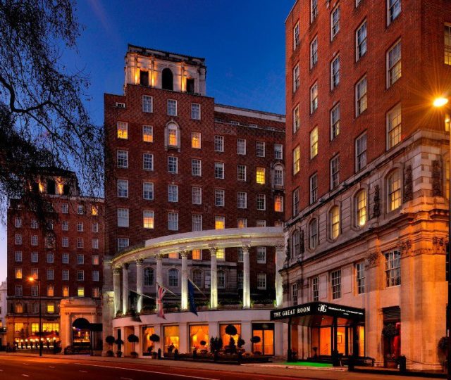 Lula se hospeda em hotel de luxo em Londres para coroação de Charles III