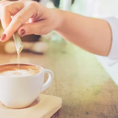 Adoçantes artificiais fazem mal à saúde? Veja o que diz a OMS