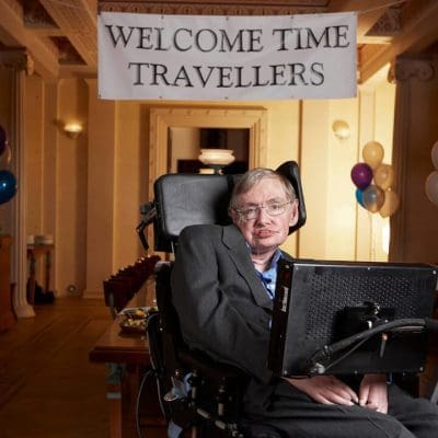 A curiosa experiência de Stephen Hawking com a viagem no tempo