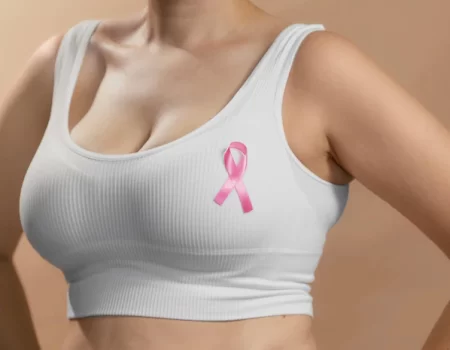 Câncer de mama pode acelerar o envelhecimento biológico das mulheres, diz estudo