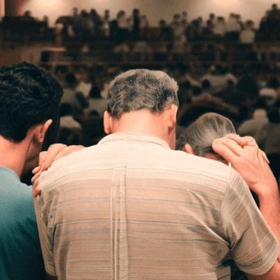 A força dos grupos evangélicos no Brasil e sua influência política e social