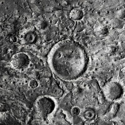 Cientistas descobrem nova forma de formação de água na Lua