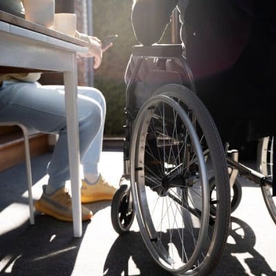 O que é a esclerose lateral amiotrófica e como ela afeta o corpo humano