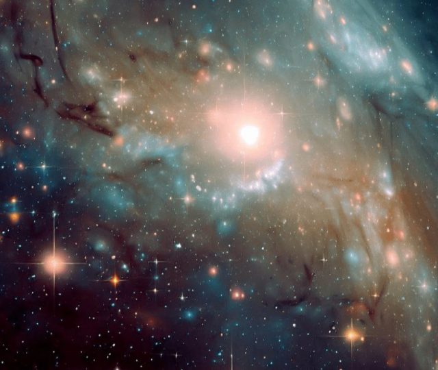 Estrelas gigantes e aglomerados invisíveis: os mistérios da matéria escura