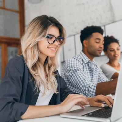 Estágio Embraer: 350 vagas para estudantes sem experiência