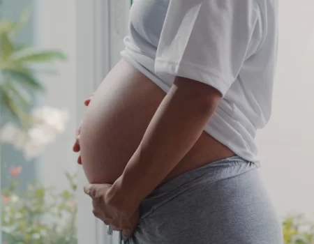 Estresse antes da gravidez pode afetar a saúde da mãe e do bebê, diz estudo