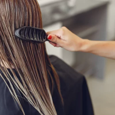 Os perigos da escova progressiva com formol: saiba como evitar