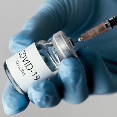 Estudo mostra que conteúdo falso sobre vacinas tem mais influência do que informações sinalizadas como falsas