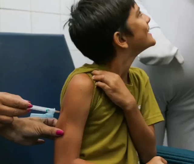Vacina contra a dengue chega a 11 cidades da Grande São Paulo, mas capital fica de fora