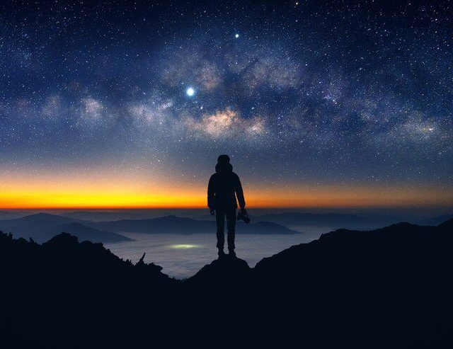 O mistério do céu noturno: desvendando o paradoxo de Olbers