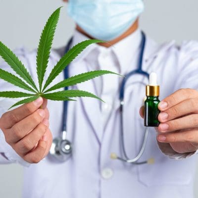 Entre Fé e Saúde: A Resistência da Bancada Evangélica à Legalização da Maconha Medicinal no Brasil