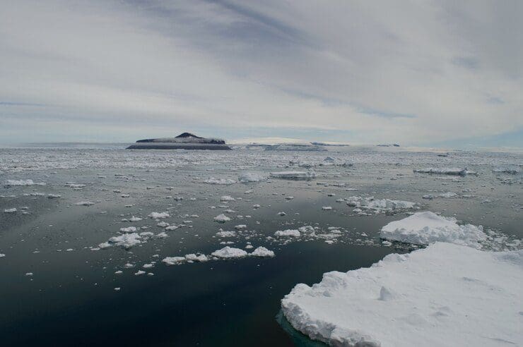 Crise climática: gelo marinho do Ártico registra nova queda significativa