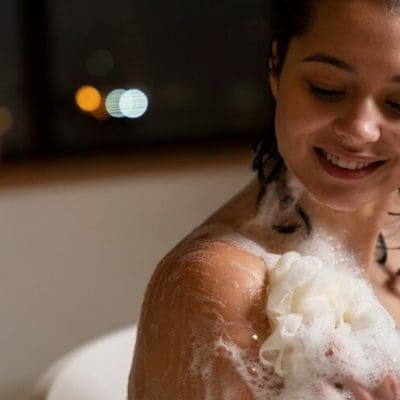 Sulfato de Magnésio: O Que são os Banhos Terapêuticos com Sal de Epsom